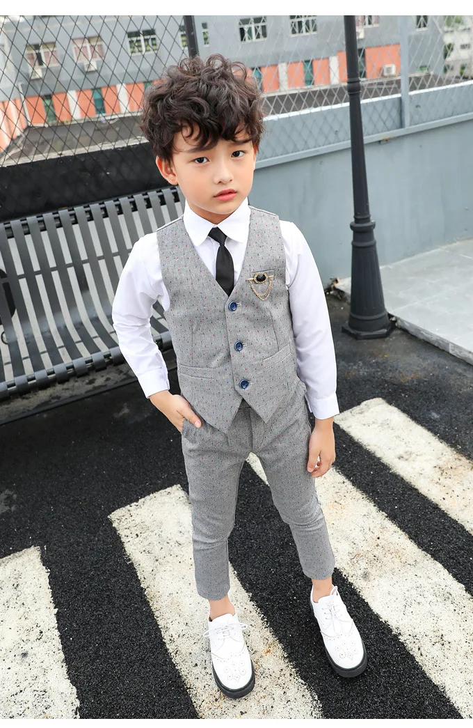 Boy Plaid Vest Blazer Kids Waistcoat Wedding Clothes Set Toddler Formal Dress Suit Child Brooch Shirt Pant Baby Gentlemen Outfit