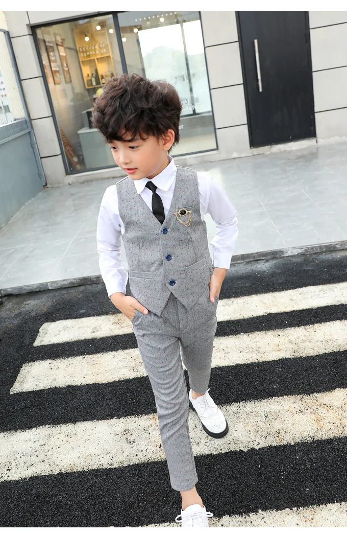 Boy Plaid Vest Blazer Kids Waistcoat Wedding Clothes Set Toddler Formal Dress Suit Child Brooch Shirt Pant Baby Gentlemen Outfit