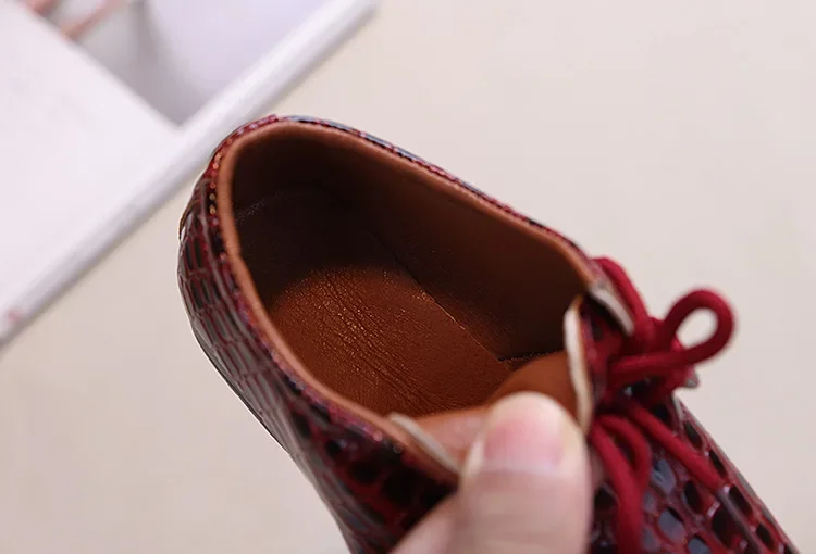 Boys Leather Shoes Spring Autumn Children's Flats Fashion British Style Lace-up Pointed Toe Kid School Uniform Performance Shoes Boys Leather Shoes Spring Autumn Children's Flats Fashion British Style Lace-up Pointed Toe Kid School Uniform Performance Shoes