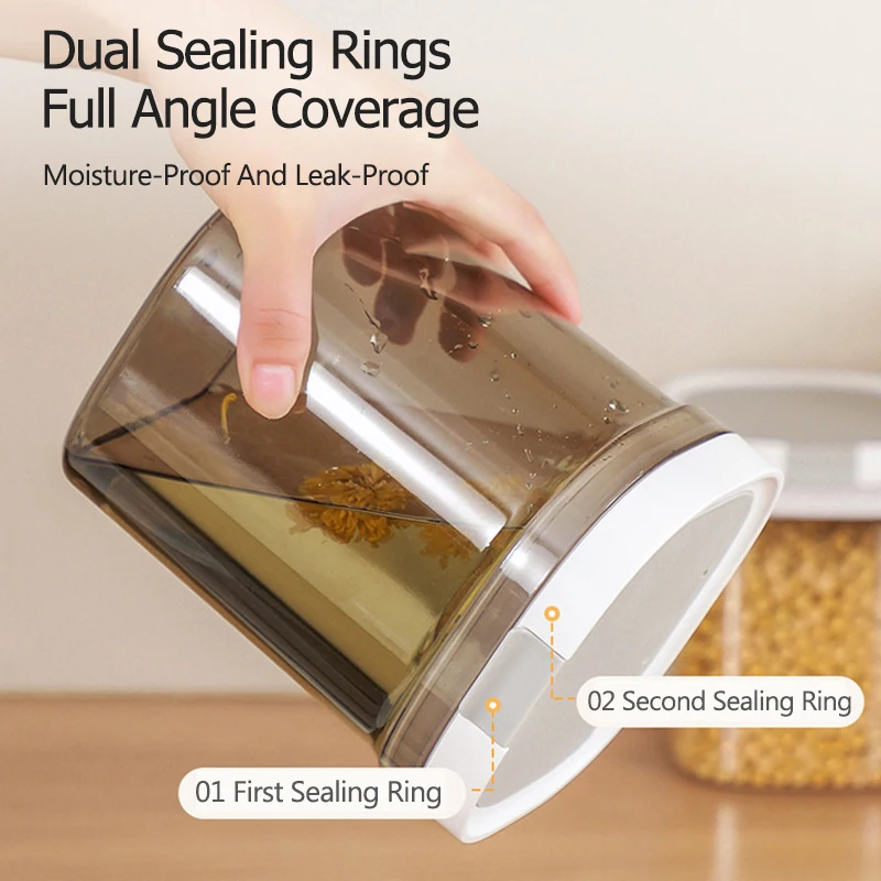 Baby milk powder sealed storage tank, with magnetic suction spoon, three capacities optional, portable snack seasoning tank